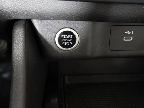 Used 2023 Nissan Rogue SV image 39