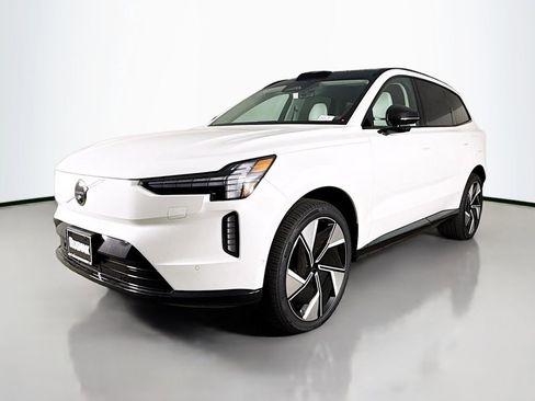 New 2025 Volvo EX90 Plus image 3