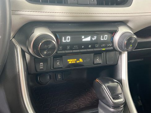 Used 2020 Toyota RAV4 Limited w/ All Weather Liner Package AWD/4WD image 16