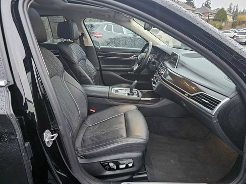 Used 2018 BMW 740e xDrive image 11