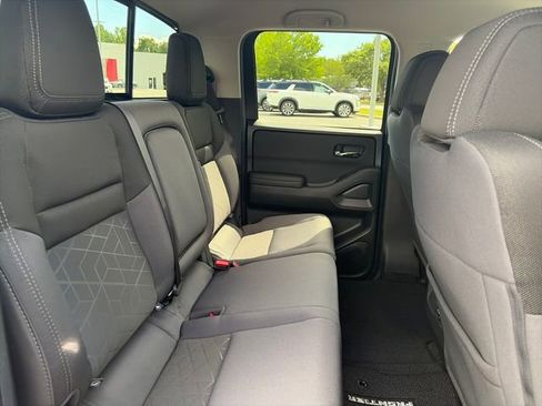 New 2026 Nissan Frontier 4x4 Crew Cab image 12