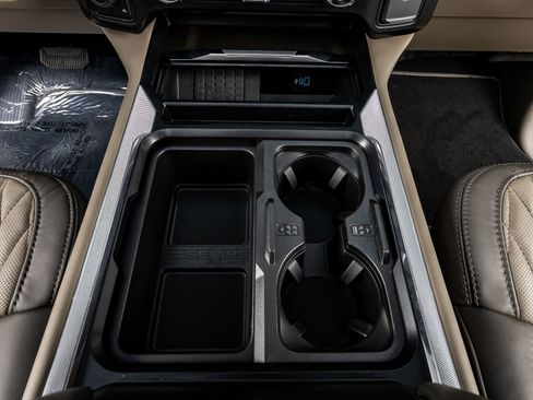 Used 2026 Ford F450 Platinum w/ Platinum Plus Package image 28