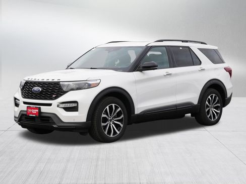 Used 2020 Ford Explorer ST image 3