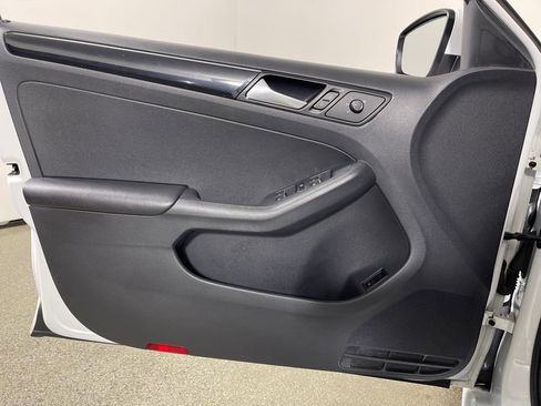 Used 2016 Volkswagen Jetta SEL FWD image 19