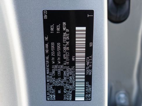 Used 2024 Toyota Grand Highlander AWD image 39