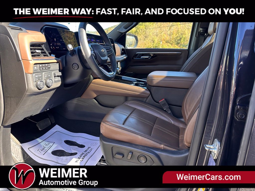 Used 2025 Chevrolet Suburban High Country AWD/4WD image 10