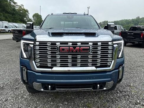 Used 2024 GMC Sierra 2500 Denali w/ Denali Reserve Package AWD/4WD image 8