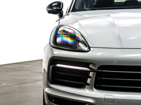 Used 2023 Porsche Cayenne Platinum Edition image 15
