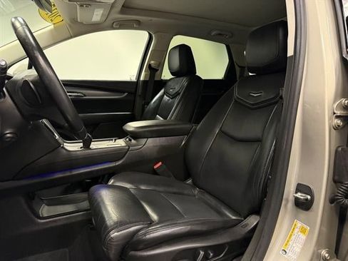 Used 2017 Cadillac XT5 Luxury image 24