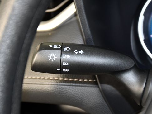 Used 2025 Toyota RAV4 LE AWD/4WD image 22