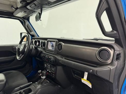 Used 2022 Jeep Gladiator Willys image 33
