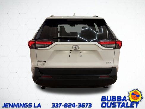 Used 2019 Toyota RAV4 XLE Premium image 4