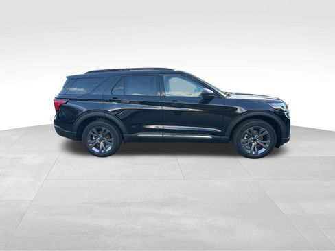 New 2025 Ford Explorer Active w/ Active Comfort Package image 6