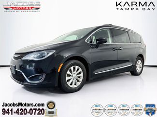 Used 2017 Chrysler Pacifica Touring-L FWD video 1
