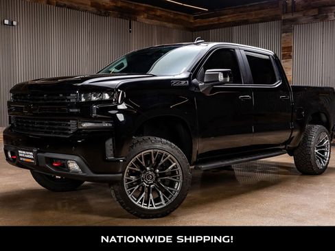 Used 2021 Chevrolet Silverado 1500 LT Trail Boss w/ Convenience Package II image 4