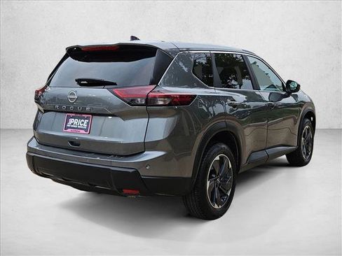 Used 2025 Nissan Rogue SV image 4