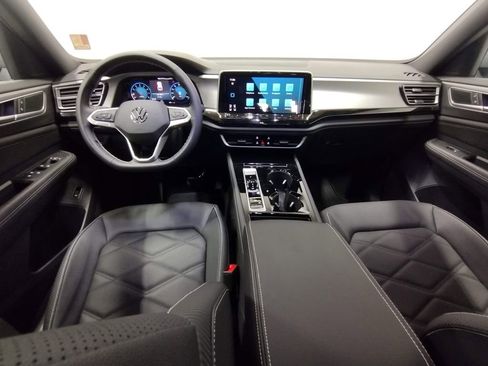 Used 2025 Volkswagen Atlas Cross Sport SE AWD/4WD image 39