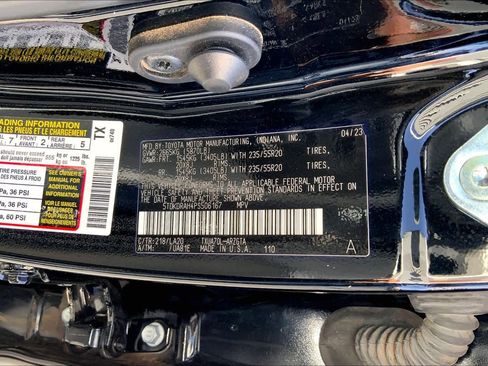 Used 2023 Toyota Highlander Platinum image 37