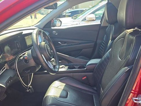 Used 2023 Hyundai Elantra Limited FWD image 6