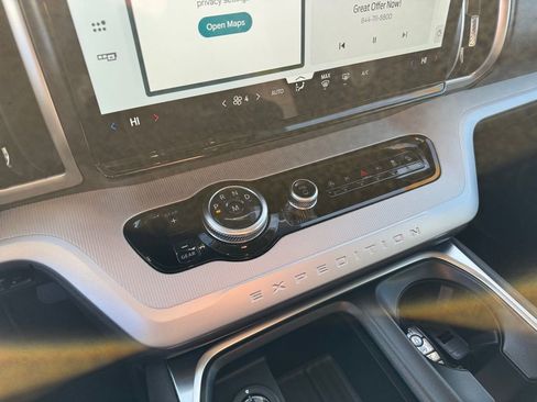 Certified 2025 Ford Expedition Active image 23