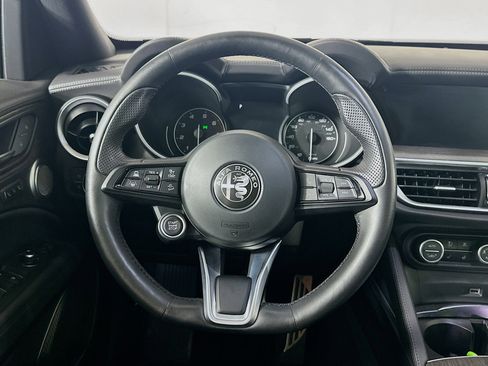 Used 2022 Alfa Romeo Stelvio Ti image 18