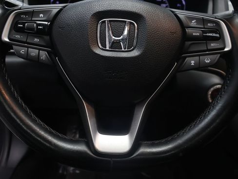 Used 2018 Honda Accord Touring image 18