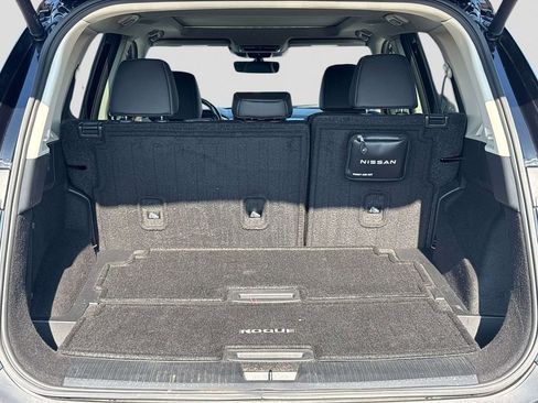 Used 2023 Nissan Rogue SL w/ SL Premium Package image 14