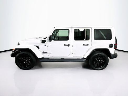 Used 2025 Jeep Wrangler Unlimited Sahara AWD/4WD image 4