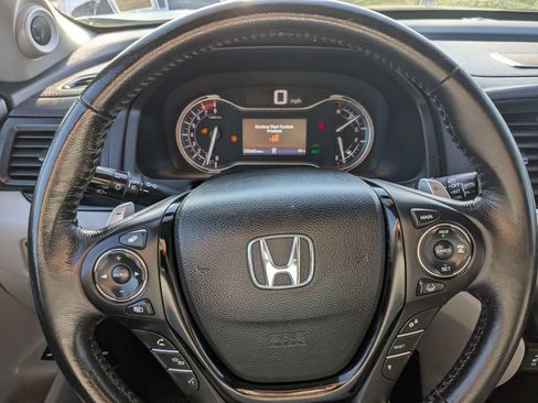 Used 2016 Honda Pilot Touring image 31