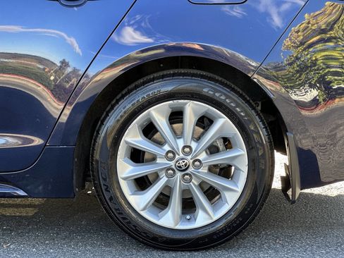 Used 2022 Toyota Corolla LE w/ LE Convenience Package image 9