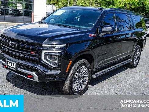 Used 2025 Chevrolet Suburban Z71 AWD/4WD image 15