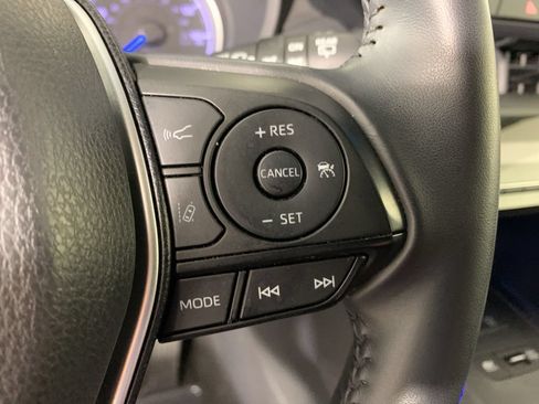 Used 2021 Toyota Venza LE AWD/4WD image 22