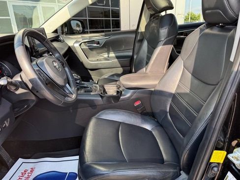 Used 2020 Toyota RAV4 XLE Premium AWD/4WD image 16