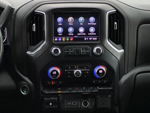 Used 2022 GMC Sierra 2500 AT4 w/ AT4 Preferred Package image 17