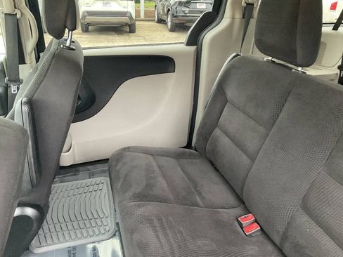 Used 2018 Dodge Grand Caravan SE FWD image 11