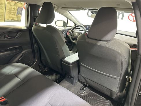 Used 2025 Toyota Prius Plug-In Hybrid image 16