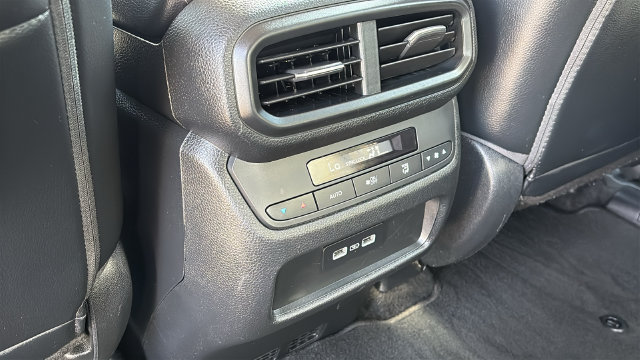 Used 2023 Honda Pilot EX-L image 25
