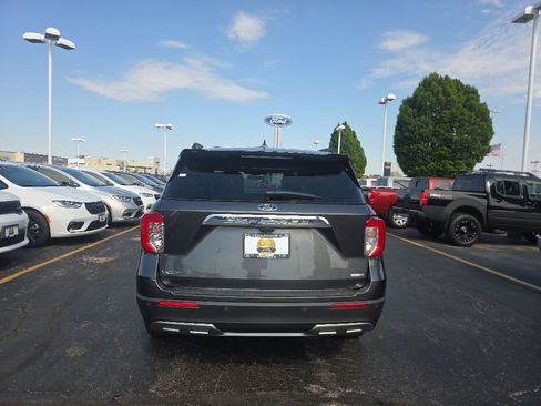 Used 2020 Ford Explorer XLT w/ Equipment Group 202A AWD/4WD image 6