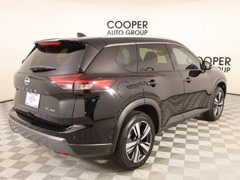 Used 2025 Nissan Rogue SL w/ SL Premium Package AWD/4WD image 22