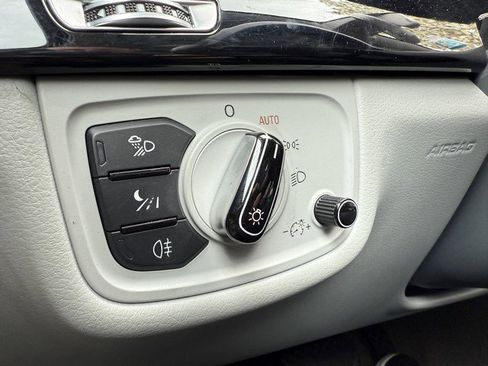 Used 2012 Audi A8 L 4.2 image 32