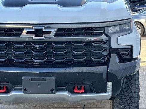 Used 2023 Chevrolet Silverado 1500 ZR2 w/ Technology Package AWD/4WD image 9