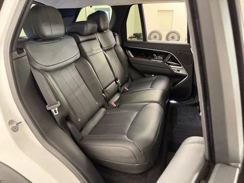 Used 2022 Land Rover Range Rover SE AWD/4WD image 45