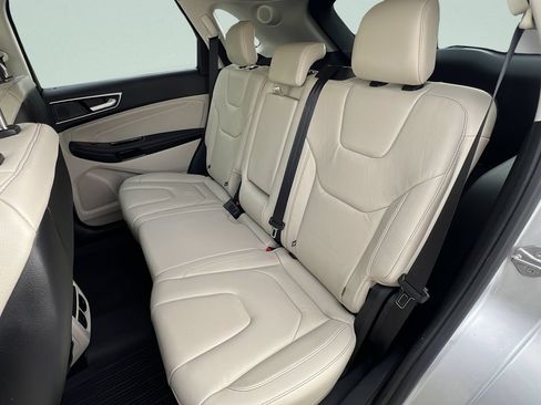 Used 2019 Ford Edge Titanium FWD image 10