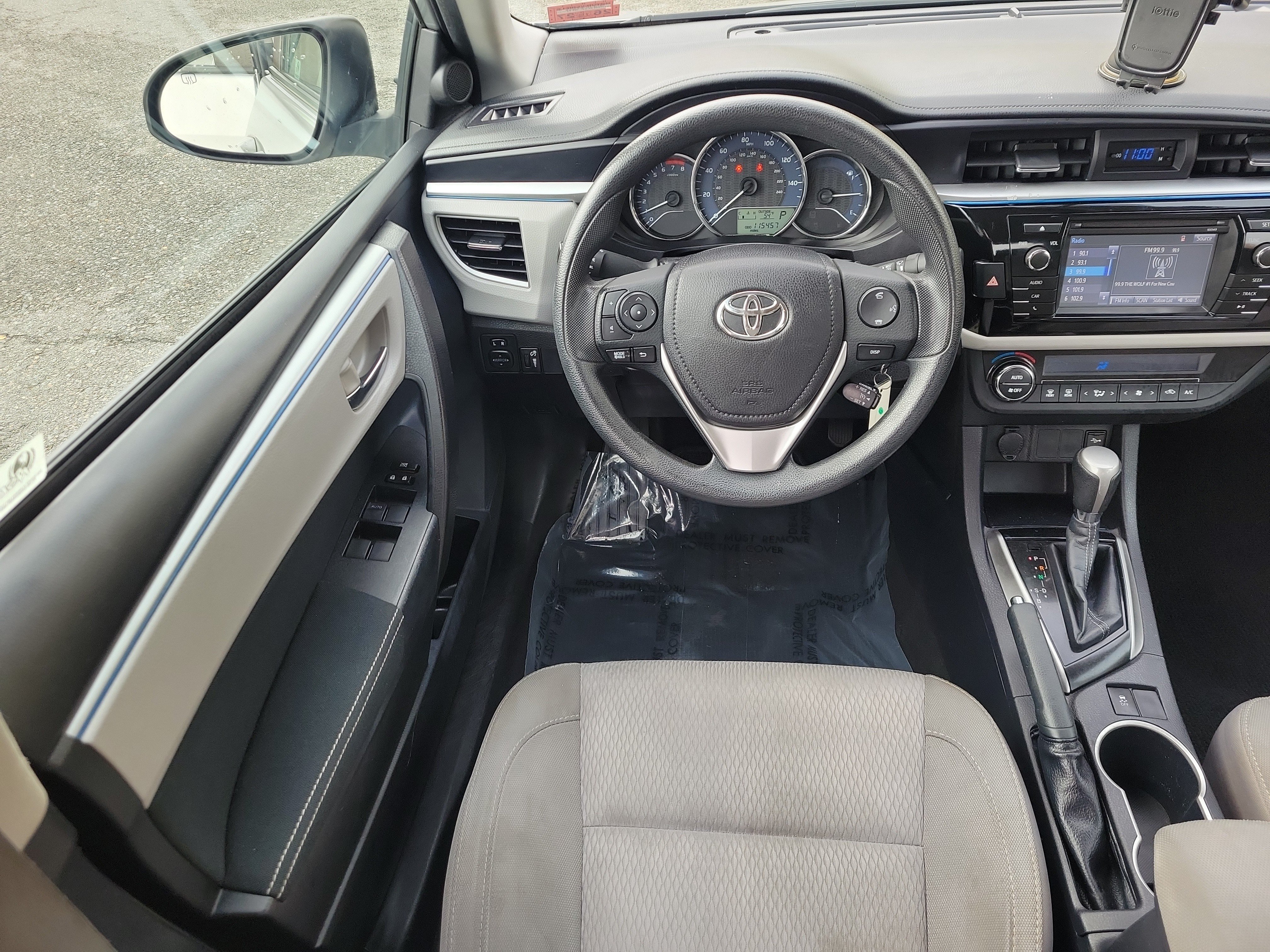 Used 2015 Toyota Corolla LE FWD image 19