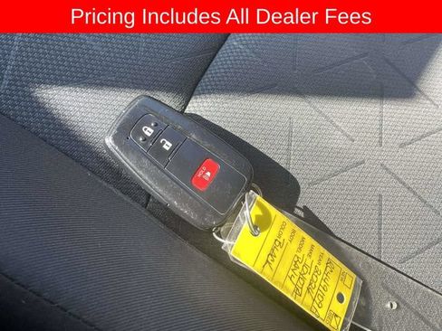 Used 2024 Toyota RAV4 XLE AWD/4WD image 34