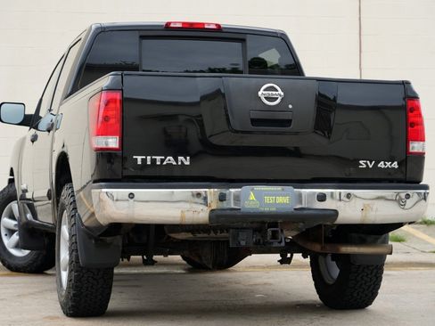 Used 2012 Nissan Titan SV w/ SV Value Truck Pkg AWD/4WD image 5
