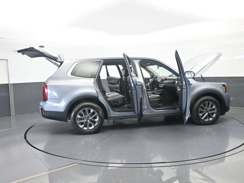 Used 2024 Kia Telluride LX FWD image 62