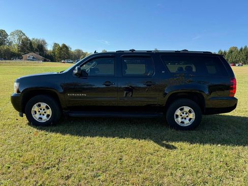 Used 2014 Chevrolet Suburban LT w/ Luxury Package image 6