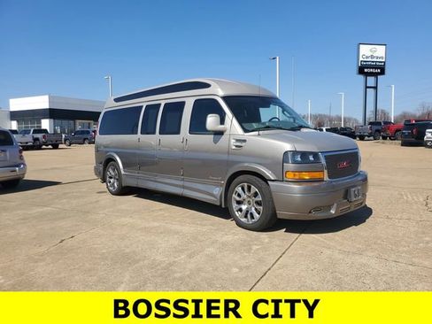 Used 2022 GMC Savana 2500 Extended w/ Enhanced Convenience Package image 1