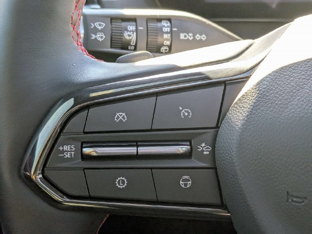 Used 2025 Chevrolet Traverse RS w/ LPO, Floor Liner Package FWD image 27